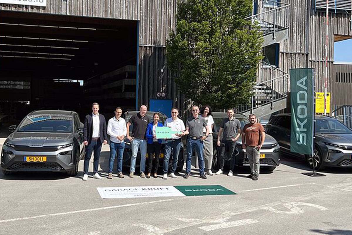 Wir haben fünf brandneue Škoda Elroq an Steffen Holzbau übergeben